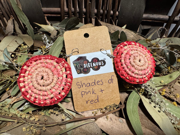 Handwoven raffia jewellery