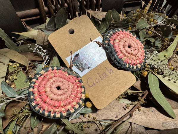 Handwoven raffia jewellery